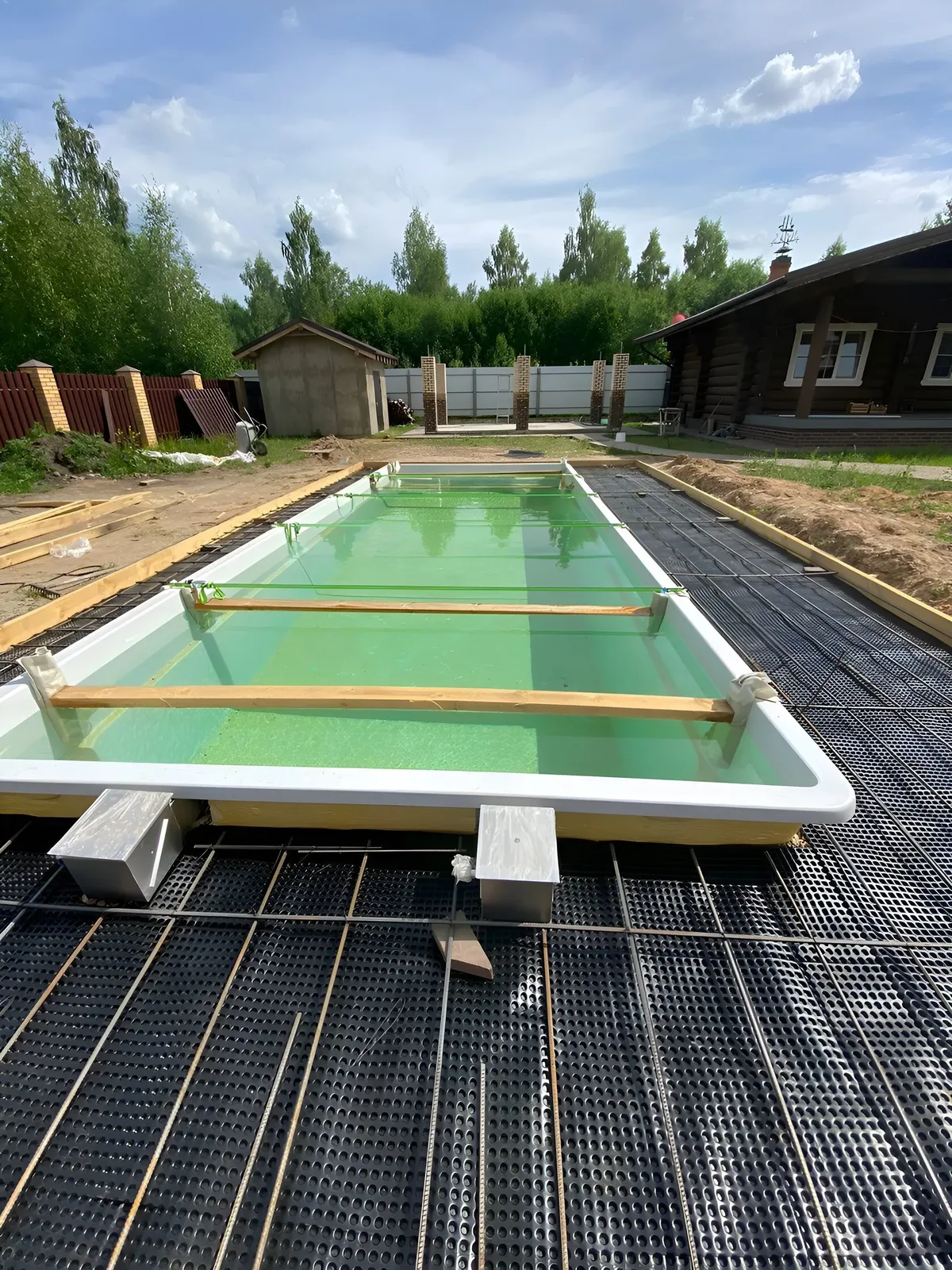 Laguna 9 — вечернее освещение в Железнодорожном